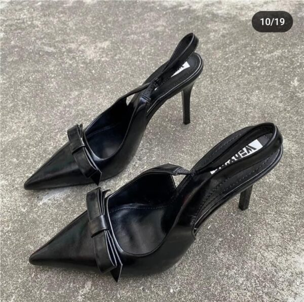 Ladies Closed High Heels - Image 3